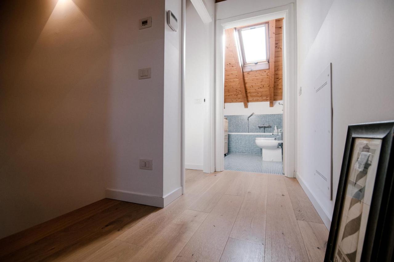 Modern Luxury Attic - BymyhomeinCôme Extérieur photo